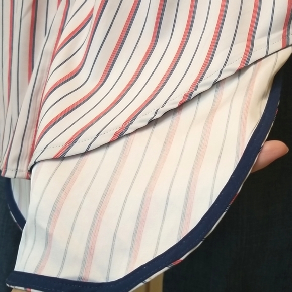 *2 for $15* White Stripe Button Down Long Sleeve Shirt Size M - Picture 7 of 7